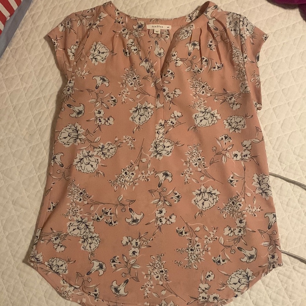 Fun2fun light pink blouse from Stitchfix. Size XS. Only worn a few times.